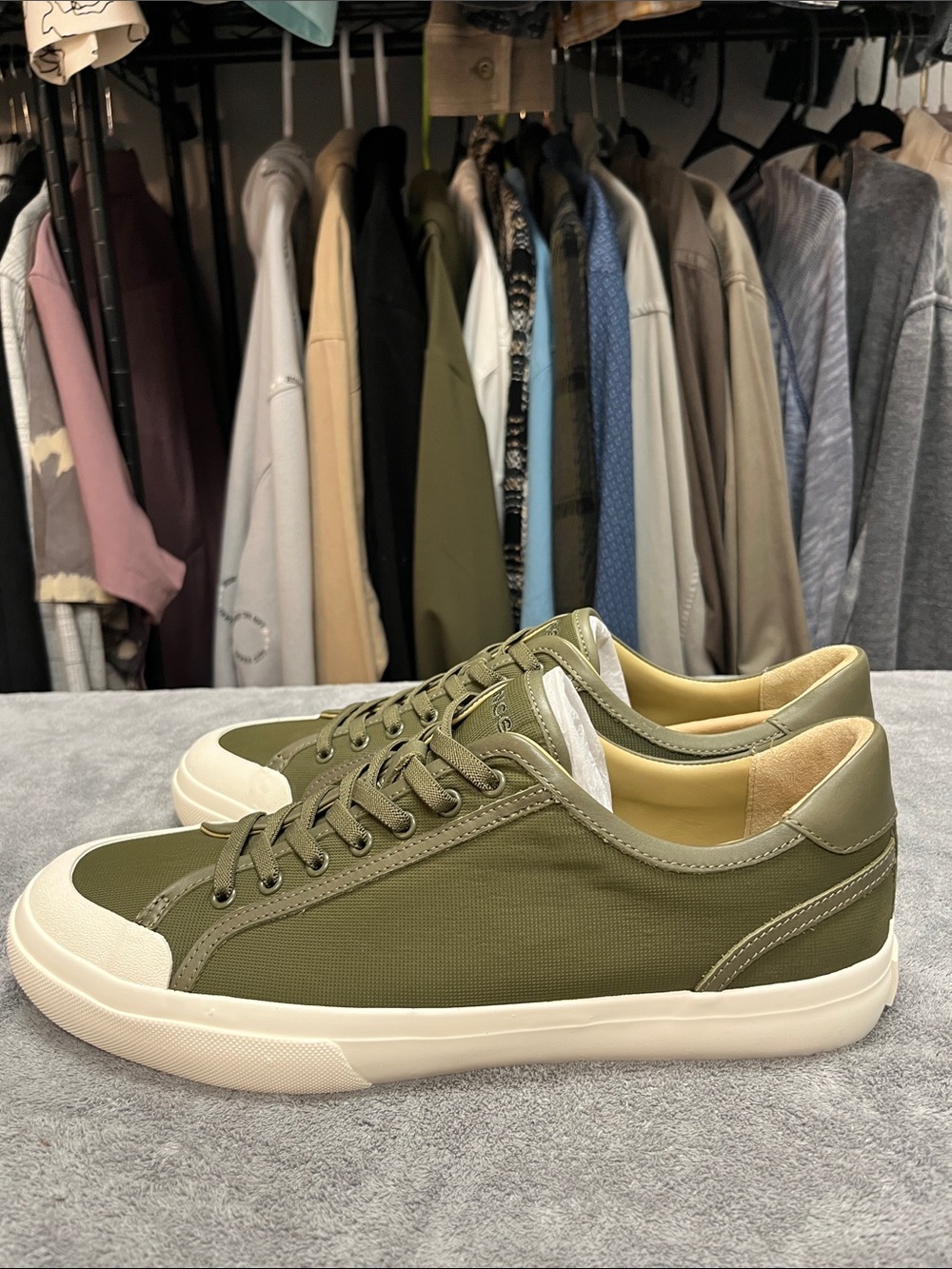 Vince Olive Smoke Fulton Low-Top Men's Sneakers New In Box - Picture 2 of 6